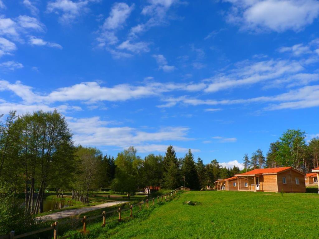 Les Chalets Du Haut-Forez Usson-en-Forez Zewnętrze zdjęcie