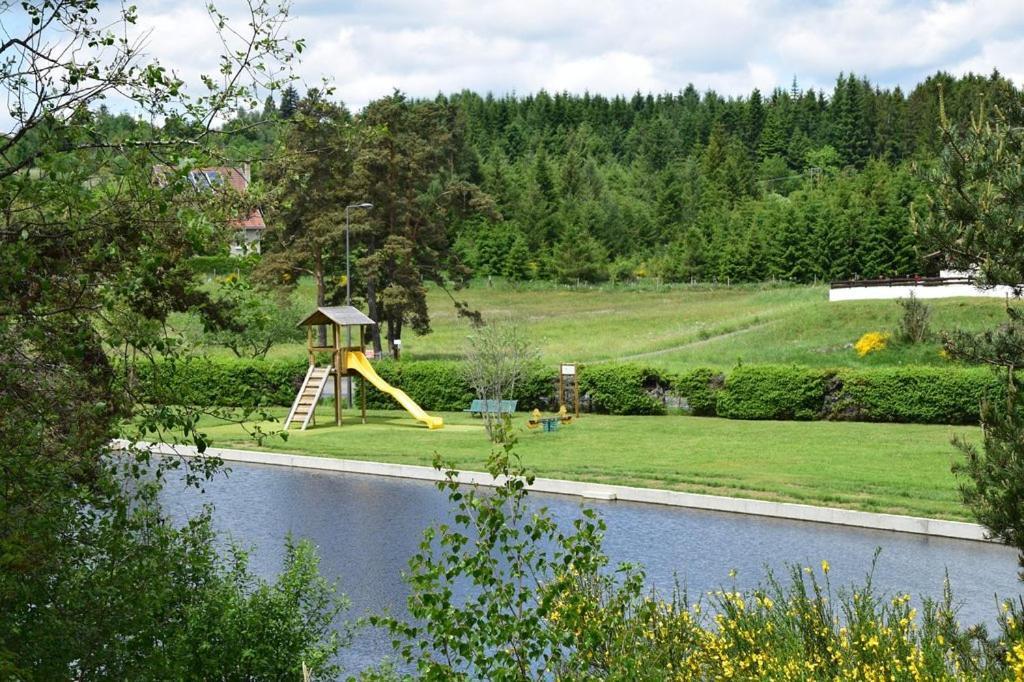 Les Chalets Du Haut-Forez Usson-en-Forez Zewnętrze zdjęcie